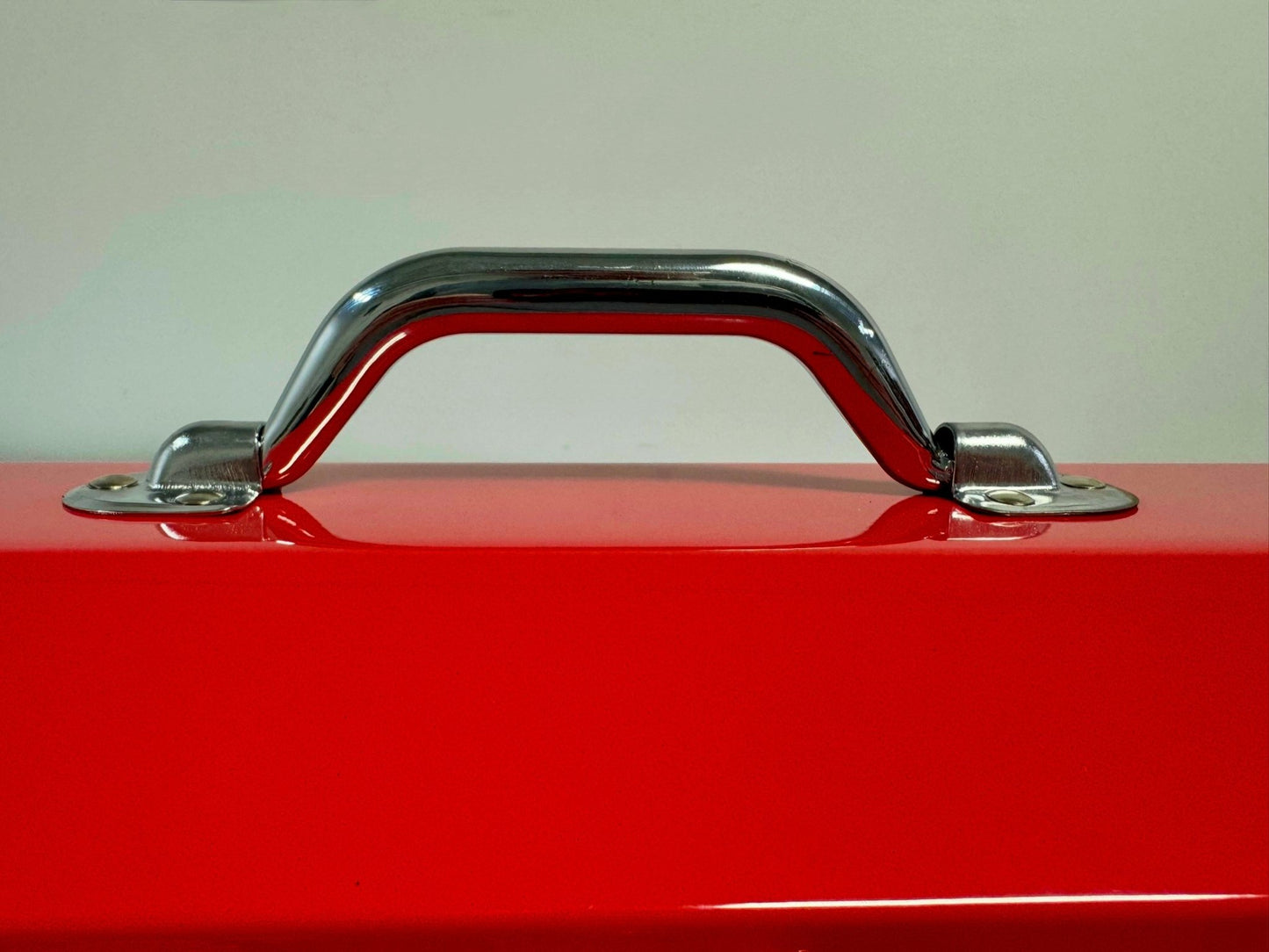 16inch Portable Metal Toolbox Red Hand carry tote - Securability